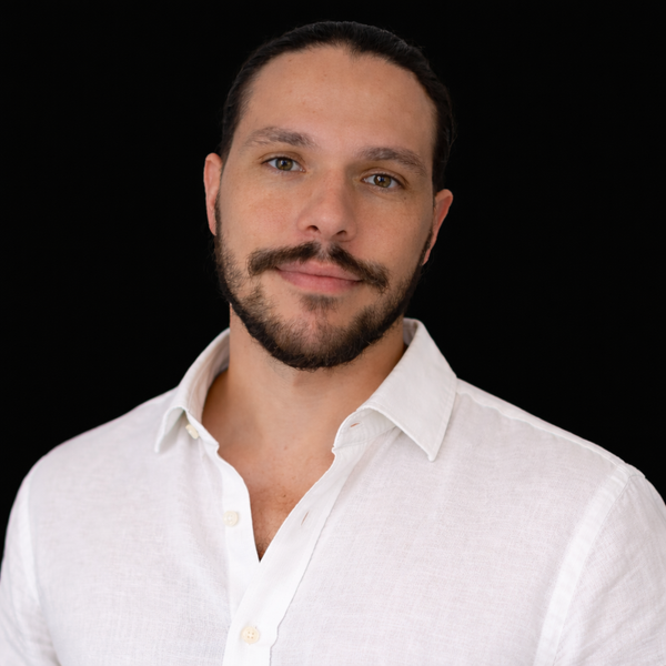 Eduardo de Mucha, Real Estate Agent